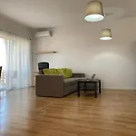 Glam Lipatti Near Iulius Mall And City Center Apartman *