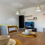 Apartman Glam Lipatti Near Iulius Mall And City Center *