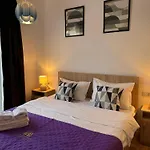 Apartman Glam Lipatti Near Iulius Mall And City Center *