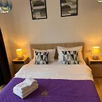 Apartman Glam Lipatti Near Iulius Mall And City Center Temesvár