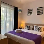 Glam Lipatti Near Iulius Mall And City Center Apartman *