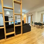 Glam Lipatti Near Iulius Mall And City Center Apartman
