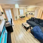 Apartman Glam Lipatti Near Iulius Mall And City Center *