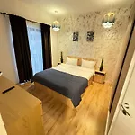 Apartman Glam Lipatti Near Iulius Mall And City Center Temesvár