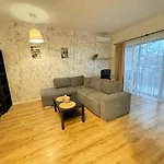 Glam Lipatti Near Iulius Mall And City Center