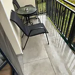 Glam Lipatti Near Iulius Mall And City Center Apartman