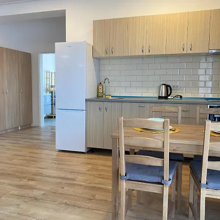 Glam Lipatti Near Iulius Mall And City Center