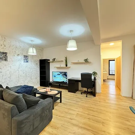 Glam Lipatti Near Iulius Mall And City Center Apartman *