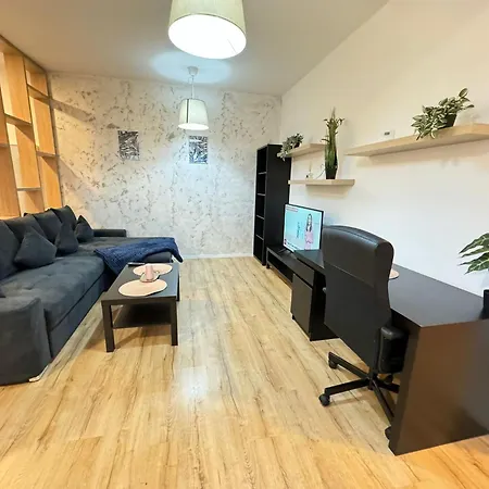 Glam Lipatti Near Iulius Mall And City Center Apartman