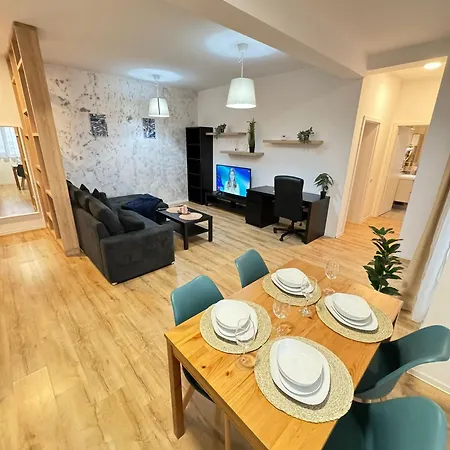 Lägenhet Glam Lipatti Near Iulius Mall And City Center *