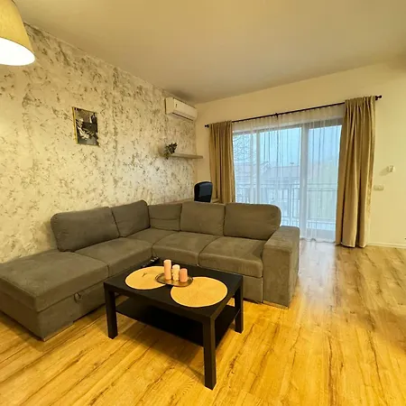 Glam Lipatti Near Iulius Mall And City Center Lägenhet *