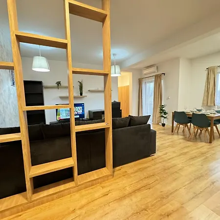 Glam Lipatti Near Iulius Mall And City Center Lägenhet