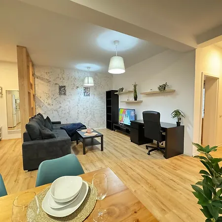 Daire Glam Lipatti Near Iulius Mall And City Center