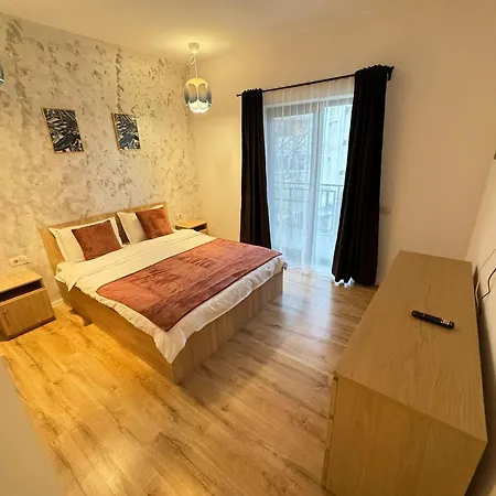 Daire Glam Lipatti Near Iulius Mall And City Center Temeşvar