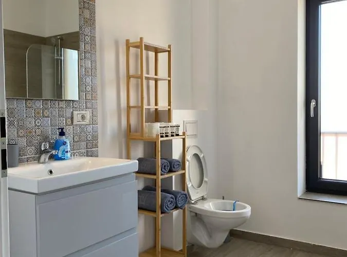 Glam Lipatti Near Iulius Mall And City Center Lägenhet *