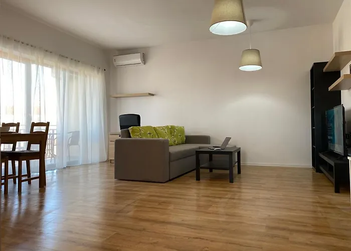 Glam Lipatti Near Iulius Mall And City Center Lägenhet *