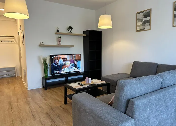 Glam Lipatti Near Iulius Mall And City Center *