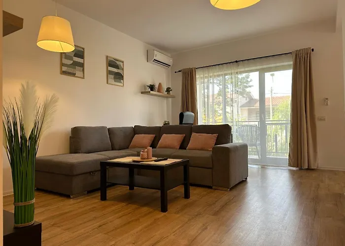 Glam Lipatti Near Iulius Mall And City Center Lägenhet