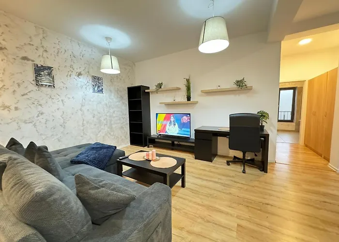 Glam Lipatti Near Iulius Mall And City Center *