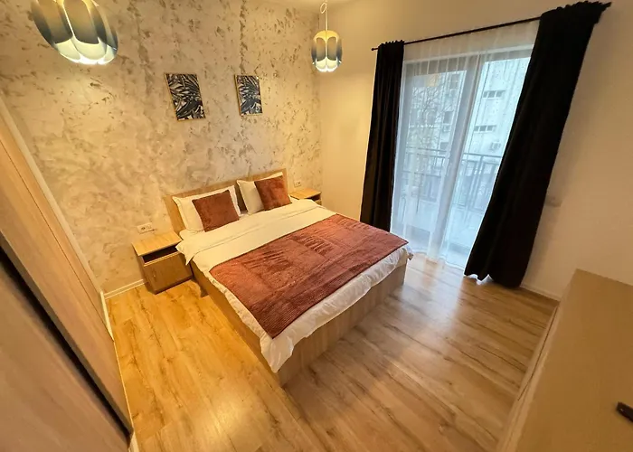 Glam Lipatti Near Iulius Mall And City Center Lägenhet