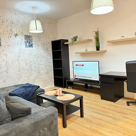 Glam Lipatti Near Iulius Mall And City Center