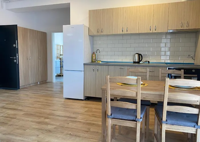 Glam Lipatti Near Iulius Mall And City Center