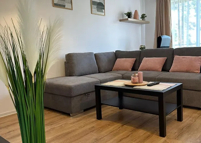 Glam Lipatti Near Iulius Mall And City Center Apartamento