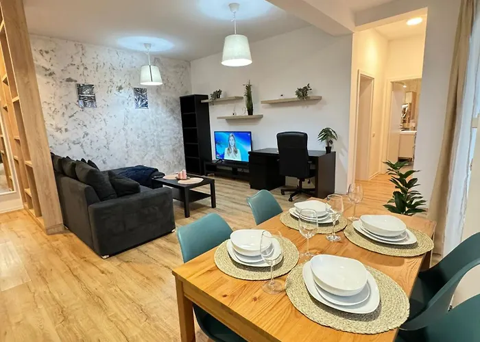 Glam Lipatti Near Iulius Mall And City Center Apartamento *